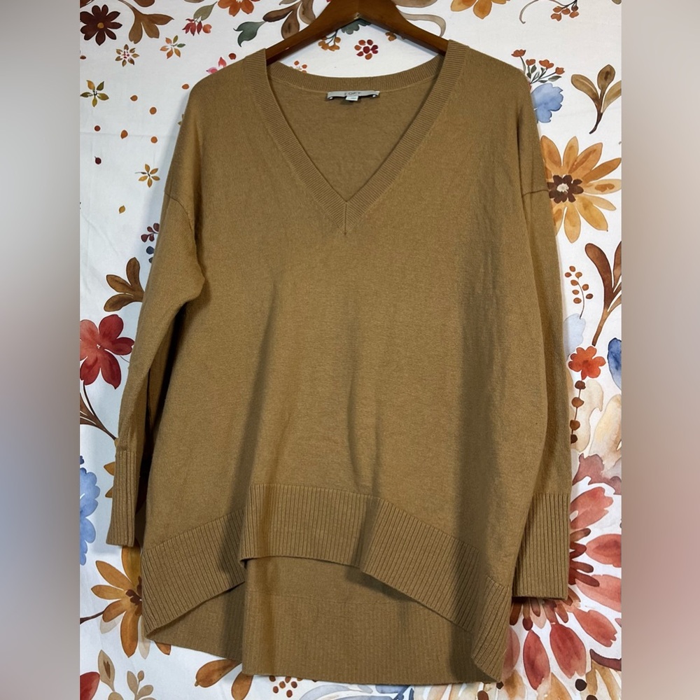 LOFT Women’s M Caramel Brown Very Oversize Tunic Comgy Loose V Neck Sweater Fall